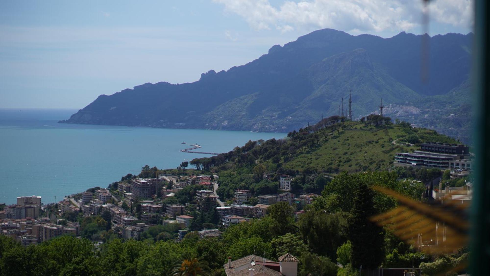 Lunella Full With Unique Seaview, Washing Machine, Full Kitchen, Parking With Video Surveillance, And Shuttle Taxi From To Station, Amalfi Ferries, Airport, Naples Airport Apartment Salerno