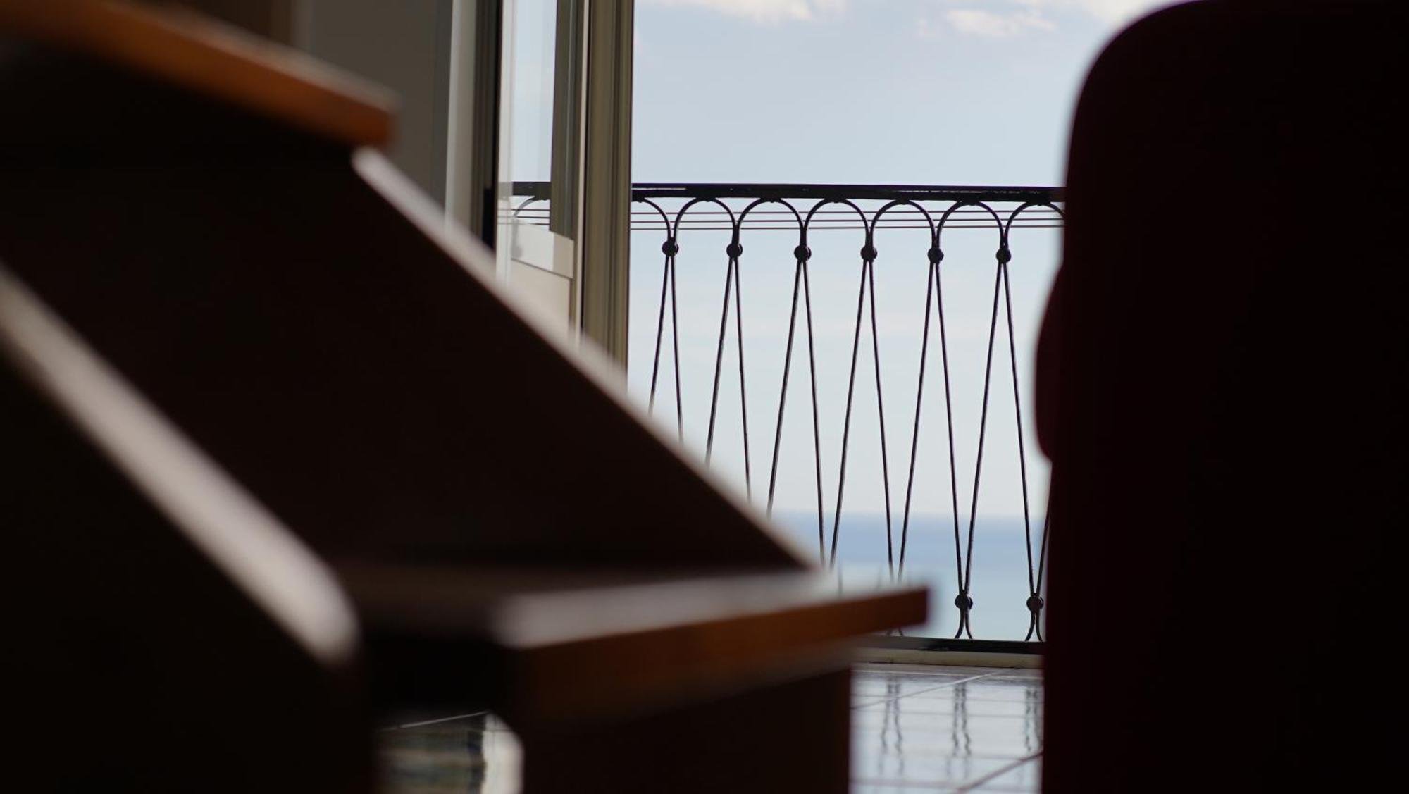 Lunella Full With Unique Seaview, Washing Machine, Full Kitchen, Parking With Video Surveillance, And Shuttle Taxi From To Station, Amalfi Ferries, Airport, Naples Airport Apartment