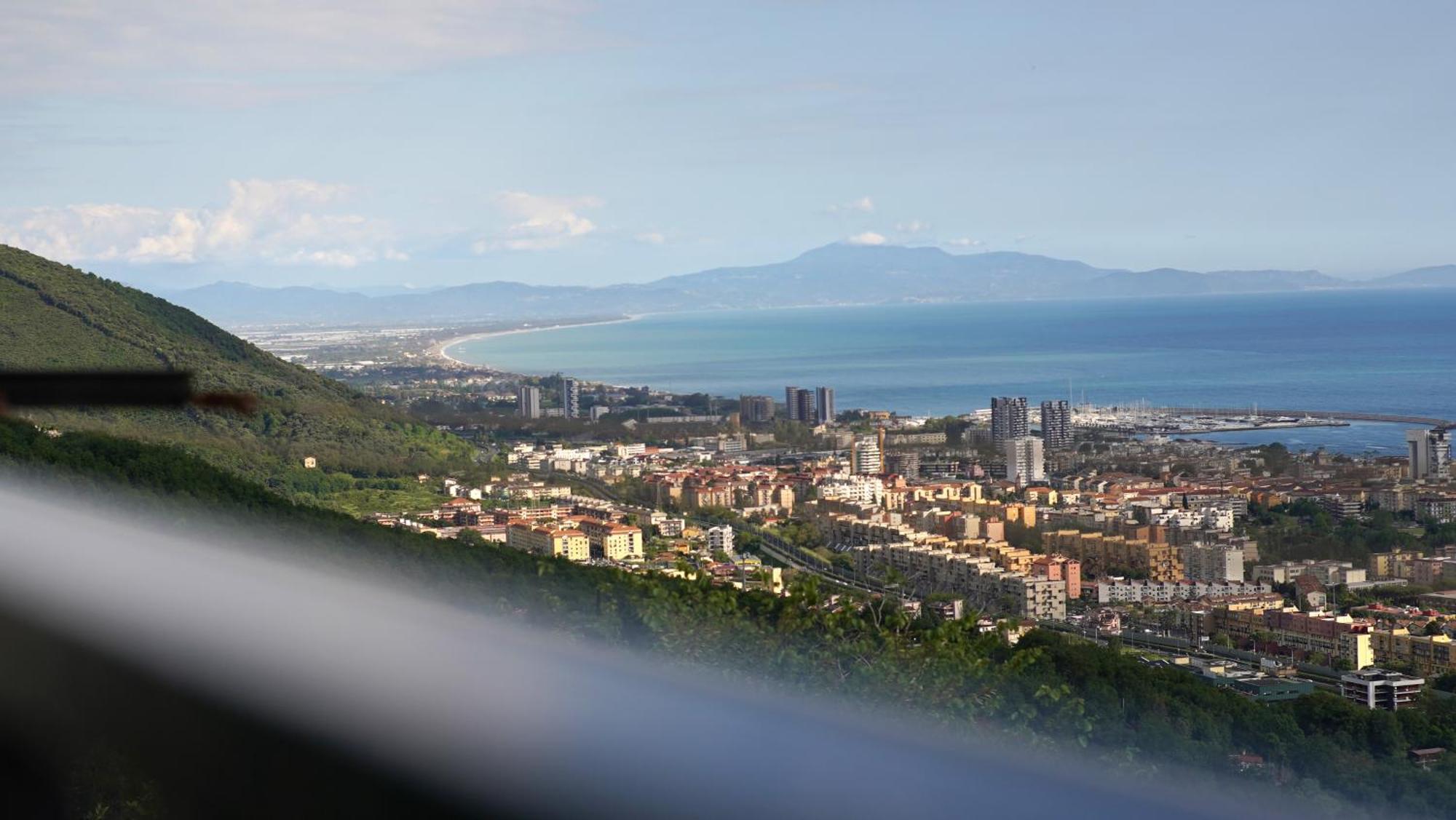 Apartment Lunella Full With Unique Seaview, Washing Machine, Full Kitchen, Parking With Video Surveillance, And Shuttle Taxi From To Station, Amalfi Ferries, Airport, Naples Airport
