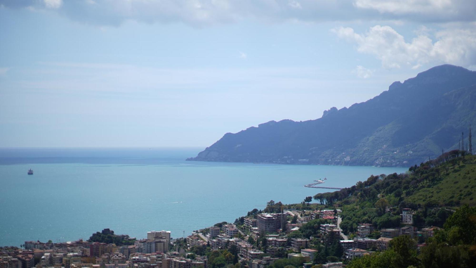 Lunella Full With Unique Seaview, Washing Machine, Full Kitchen, Parking With Video Surveillance, And Shuttle Taxi From To Station, Amalfi Ferries, Airport, Naples Airport Apartment Salerno