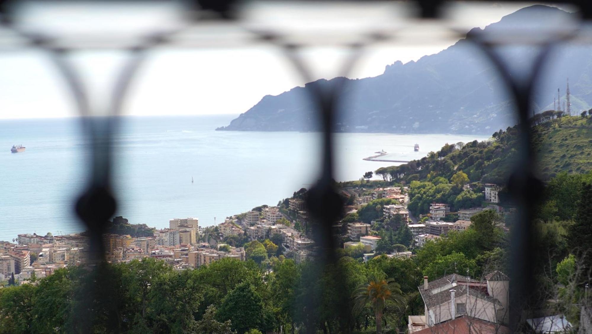 Apartment Lunella Full With Unique Seaview, Washing Machine, Full Kitchen, Parking With Video Surveillance, And Shuttle Taxi From To Station, Amalfi Ferries, Airport, Naples Airport Salerno