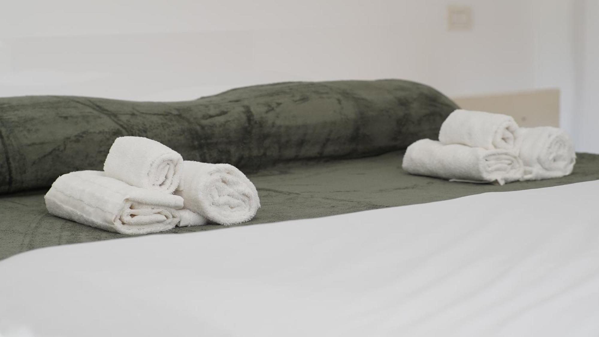Lunella Full With Unique Seaview, Washing Machine, Full Kitchen, Parking With Video Surveillance, And Shuttle Taxi From To Station, Amalfi Ferries, Airport, Naples Airport Apartment *