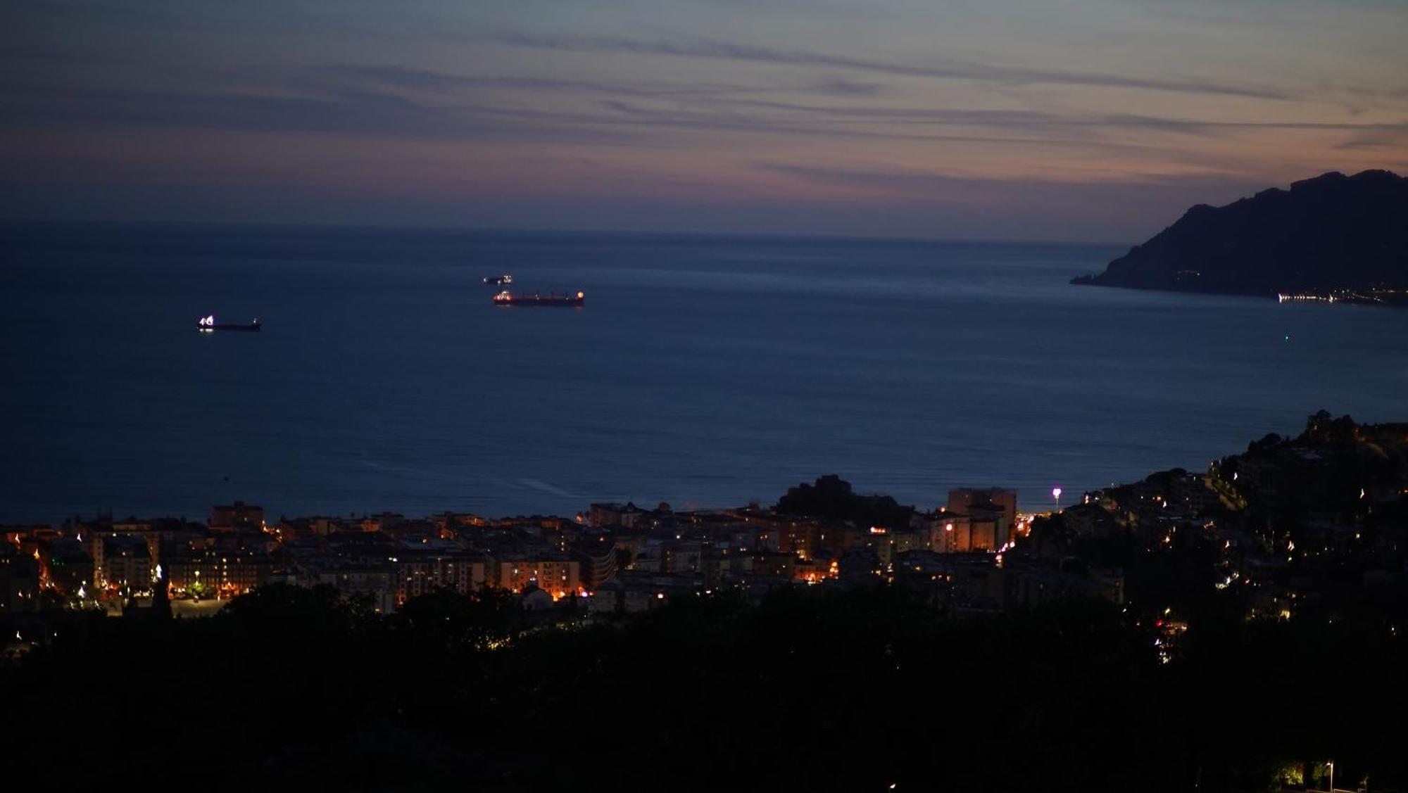 Lunella Full With Unique Seaview, Washing Machine, Full Kitchen, Parking With Video Surveillance, And Shuttle Taxi From To Station, Amalfi Ferries, Airport, Naples Airport *