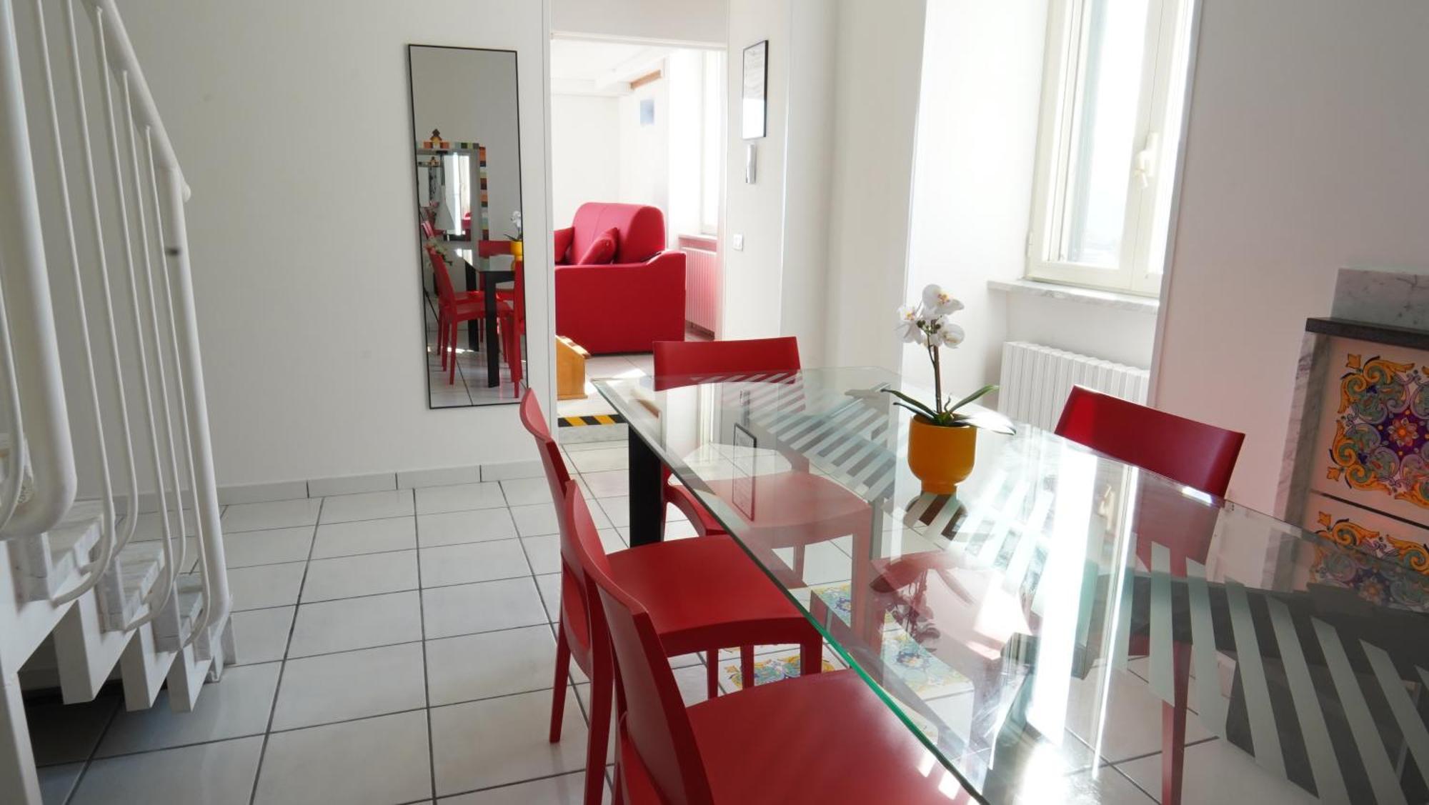 Lunella Full With Unique Seaview, Washing Machine, Full Kitchen, Parking With Video Surveillance, And Shuttle Taxi From To Station, Amalfi Ferries, Airport, Naples Airport Apartment