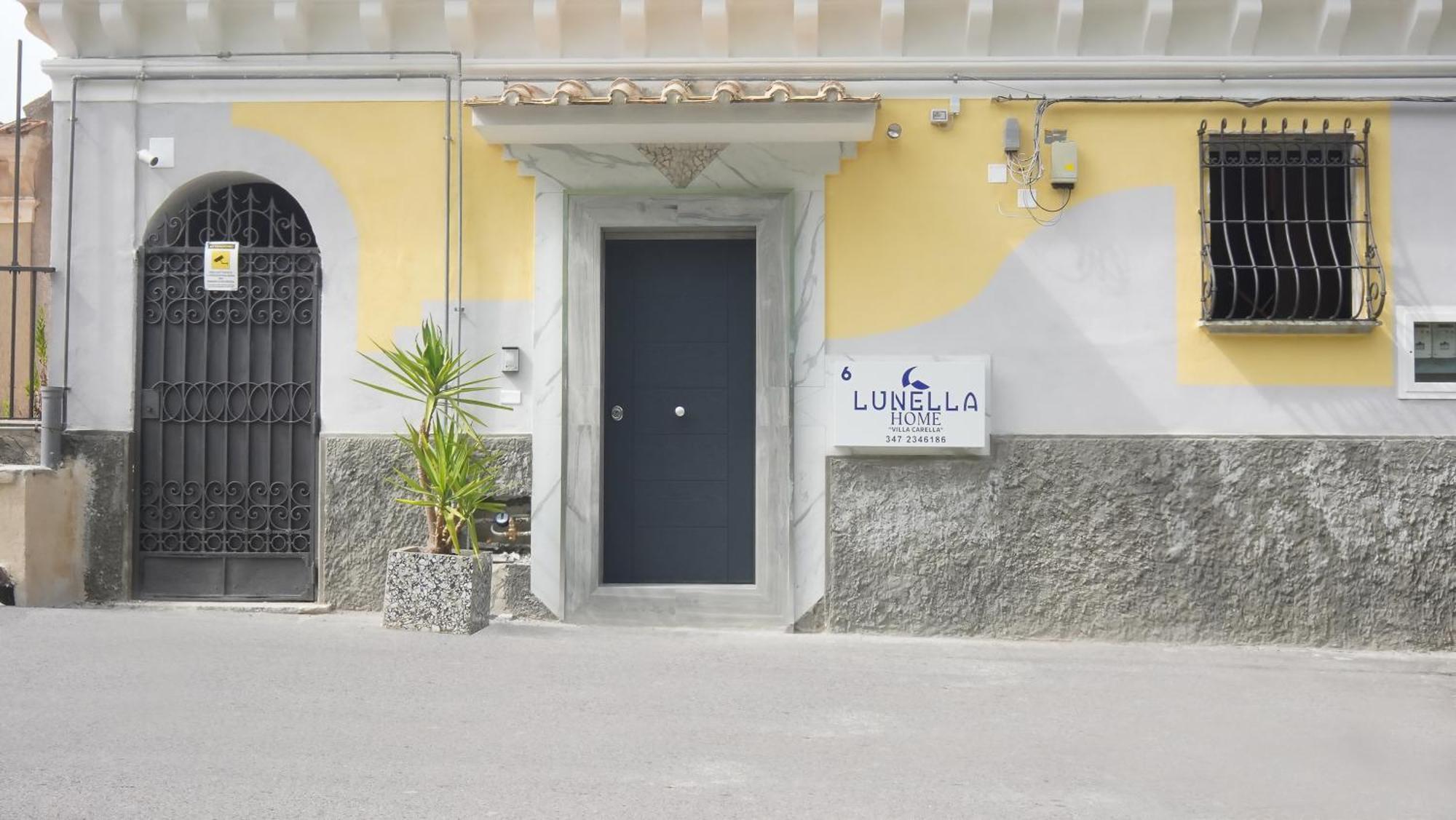 Lunella Full With Unique Seaview, Washing Machine, Full Kitchen, Parking With Video Surveillance, And Shuttle Taxi From To Station, Amalfi Ferries, Airport, Naples Airport Apartment *