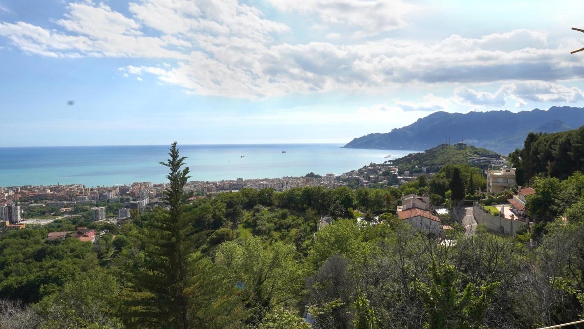 Lunella Full With Unique Seaview, Washing Machine, Full Kitchen, Parking With Video Surveillance, And Shuttle Taxi From To Station, Amalfi Ferries, Airport, Naples Airport Apartment