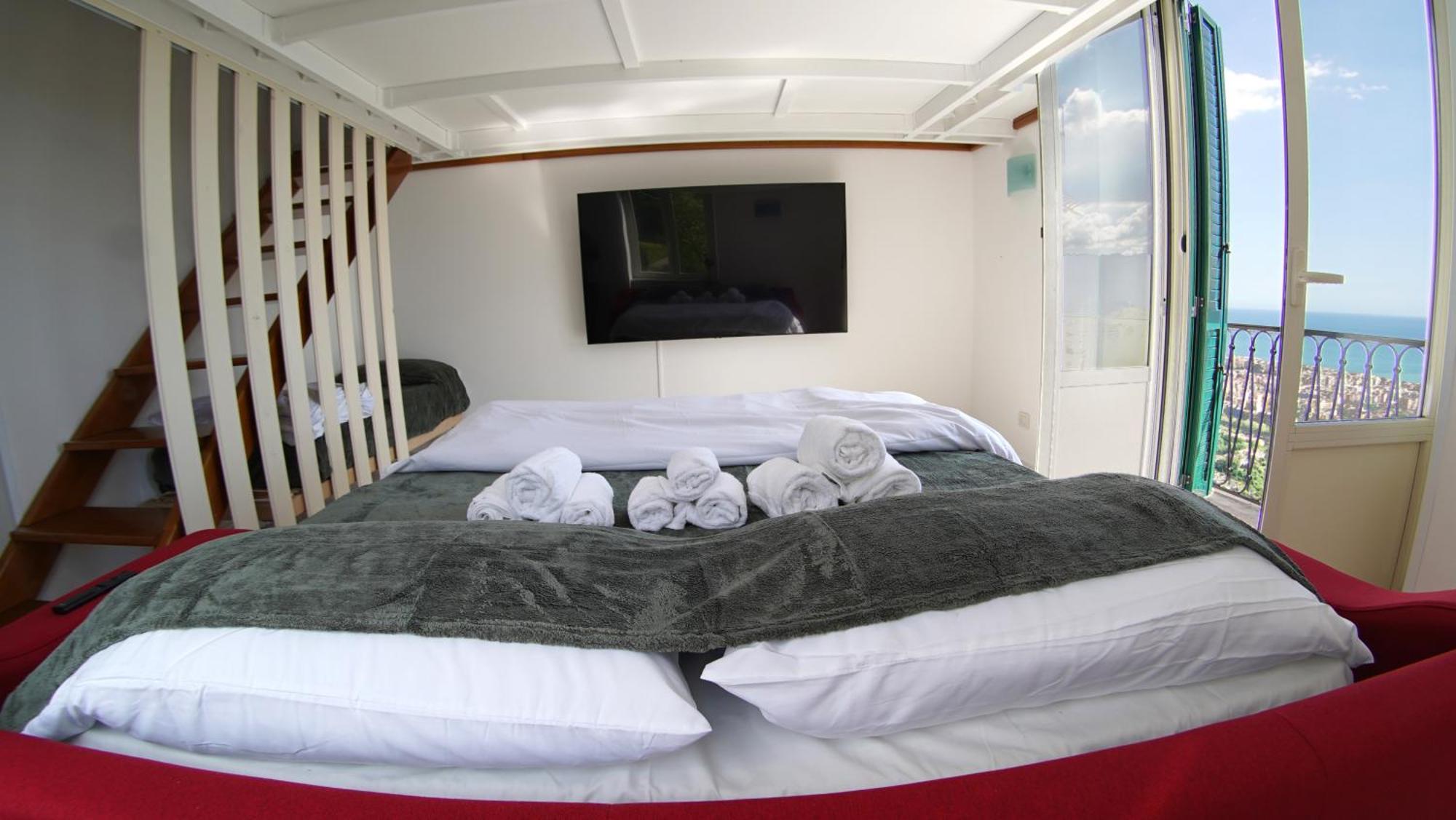 Lunella Full With Unique Seaview, Washing Machine, Full Kitchen, Parking With Video Surveillance, And Shuttle Taxi From To Station, Amalfi Ferries, Airport, Naples Airport