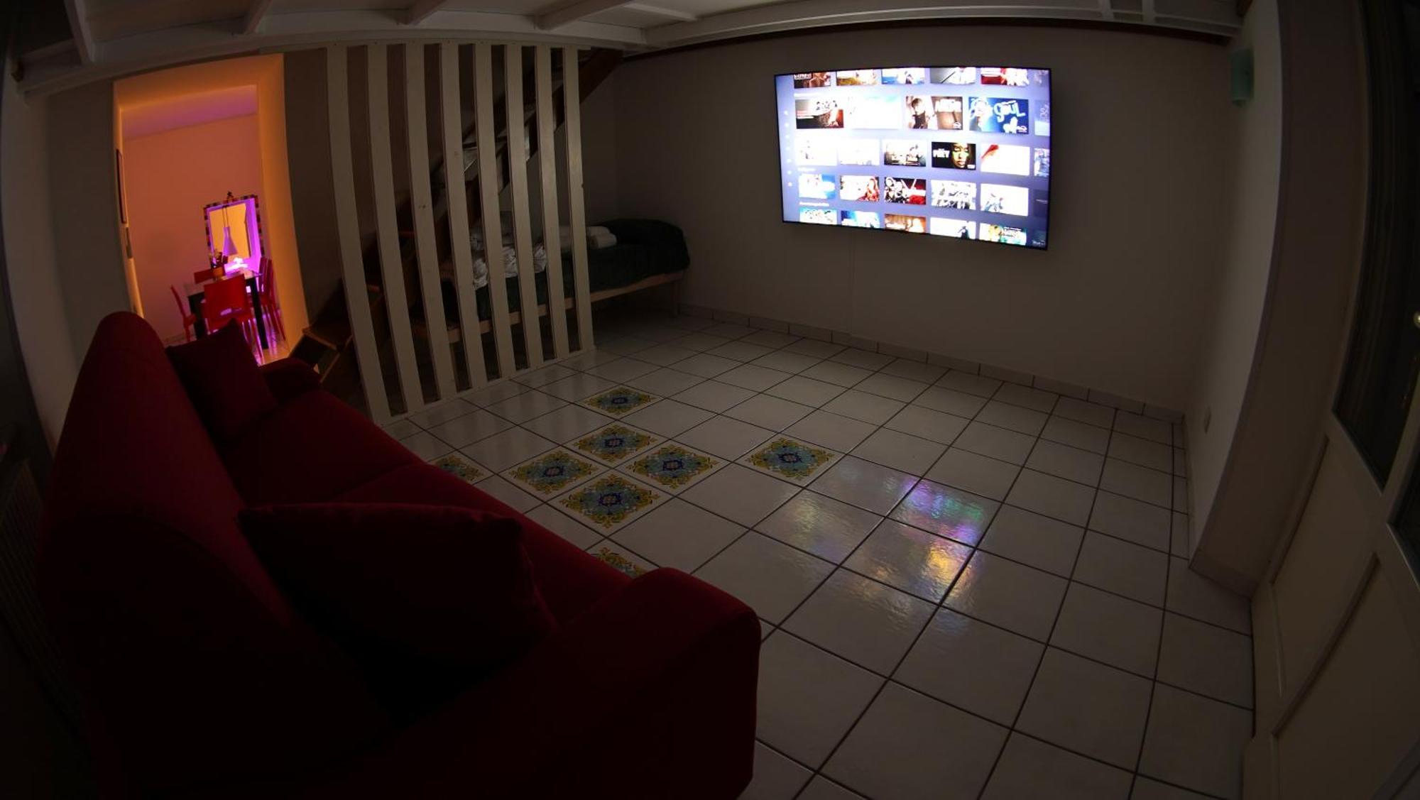 Lunella Full With Unique Seaview, Washing Machine, Full Kitchen, Parking With Video Surveillance, And Shuttle Taxi From To Station, Amalfi Ferries, Airport, Naples Airport Apartment